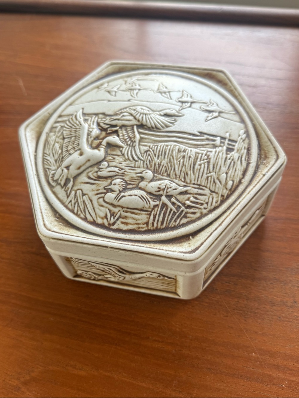 Vintage Avon Cream Hexagonal Ceramic Duck Scene Trinket Box - Made in Brazil